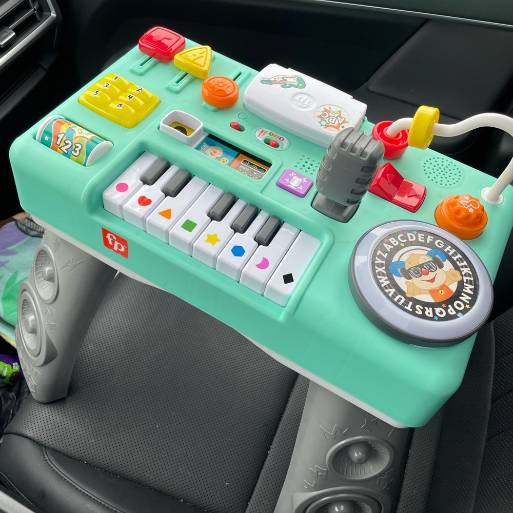 Laugh & Learn Mix & Learn
DJ Educational Table Toy Fisher Price